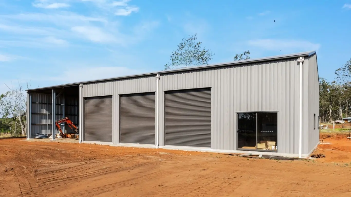 Custom steel multi-purpose rural shed and workshop built on an acreage block in Highfields by the local R&F Toowoomba team.